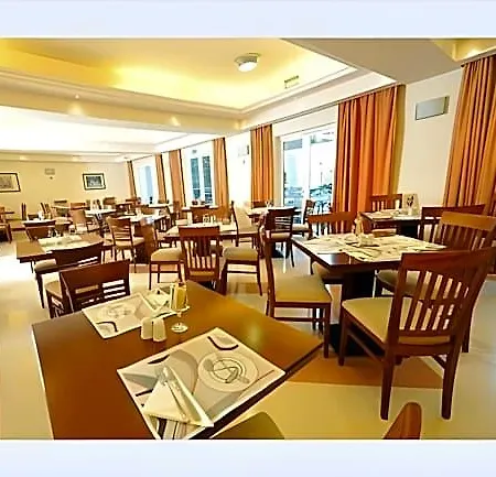 Hotell Corfu Hellinis 3*